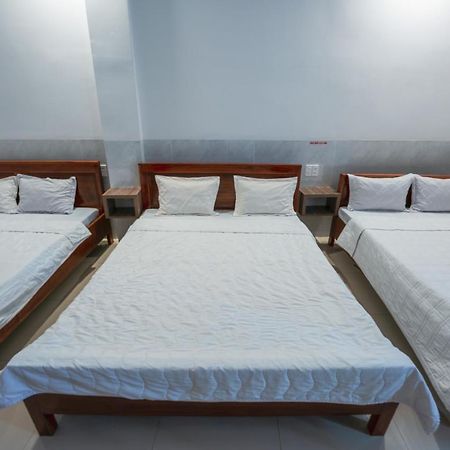 Thanh Ngoc Motel Буонметхуот Екстер'єр фото