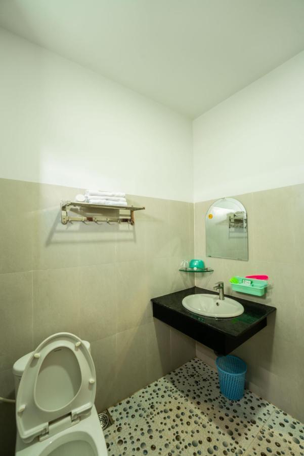 Thanh Ngoc Motel Буонметхуот Екстер'єр фото