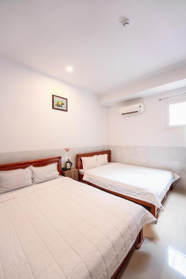 Thanh Ngoc Motel Буонметхуот Екстер'єр фото