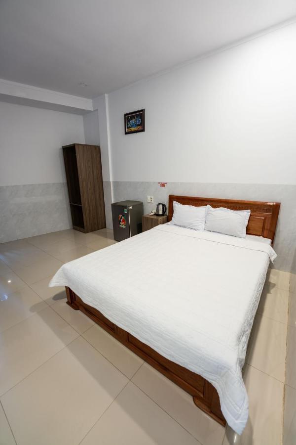 Thanh Ngoc Motel Буонметхуот Екстер'єр фото