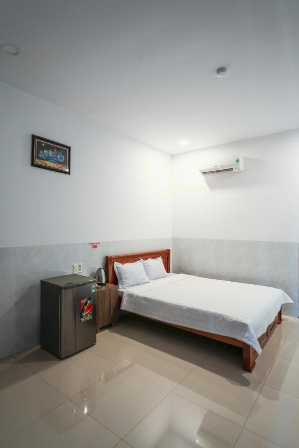 Thanh Ngoc Motel Буонметхуот Екстер'єр фото