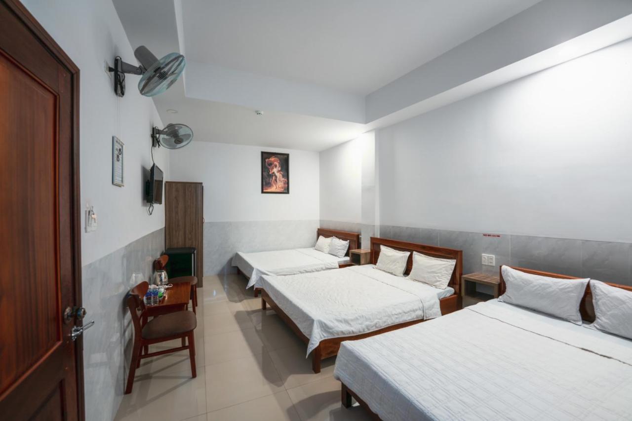 Thanh Ngoc Motel Буонметхуот Екстер'єр фото